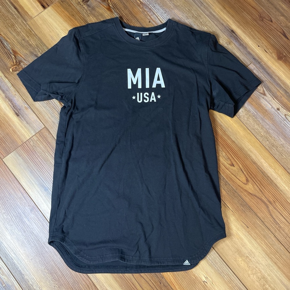 Adidas MIA 25.778078°-80.132961° Scoop USA Black TShirt Small S